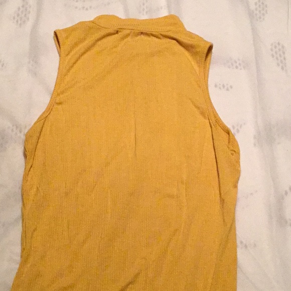 Top - Picture 3 of 4